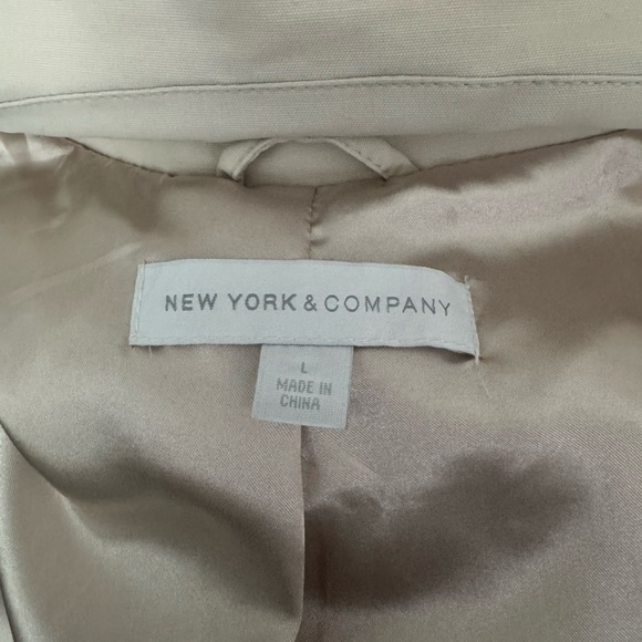 NY&Co Double-breasted Light tan Trench Coat, Size Large - Picture 4 of 8